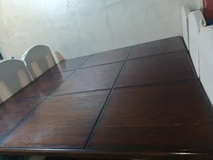 طاولة سفرة مستعمل مع 6كراسي
