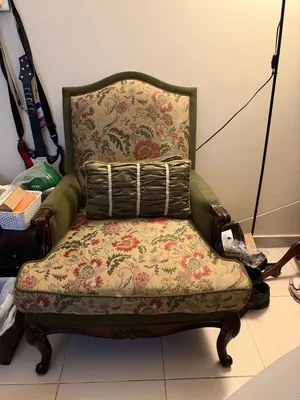 Guest room chair