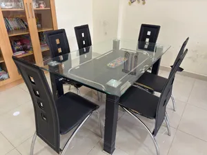 Used 6 seater dining table