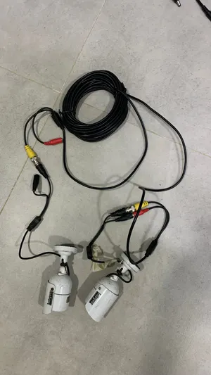 Integrated surveillance system with cameras and receiver - excellent condition