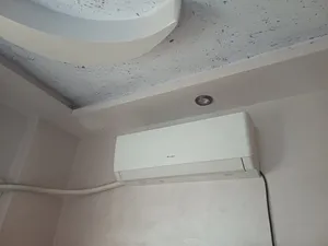 للبيع مكيف جري واحد طن شبه جديد