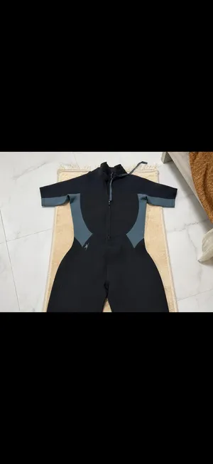 بدلة غوص اصلية غير مستعمله