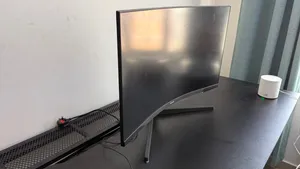 كرت شاشه تدعم 4K 140 فريم مع طاوله جيمنك