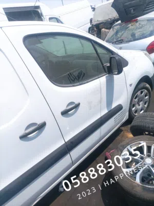 قطع غيار فان بيجو ورينوو فلوكس ومرسيدس وصيانة وكهرباء بوكسر واكس بي بيرت