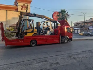تأجير الرافعات الشوكيه وتنزيل جميع انواع البضائع وتأجير يومي وشهري فك ملاعب تركيب ملاعب