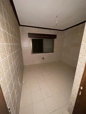 شقة بسعر مميز ( Property 44292 )-165212