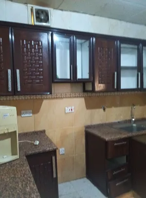 شقة للايجار بنياس  شرق 7 بجوار سوق البلدية ومشفى يد مأرب