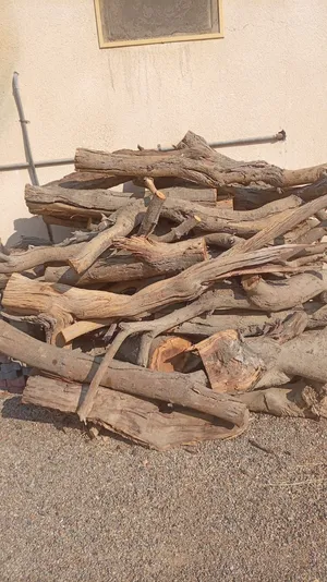 حطب سمر للبيع ويوجد توصيل مجاني داخل الولاية واذا خارج الولايه بعموله