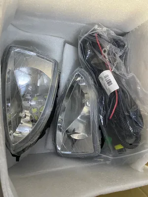 للبيع كشافات هوندا سيفيك  vti2005 جدد بكوارتينهم مو مستخدمين