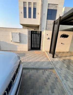 فيلا للبيع مفروشة بالكامل