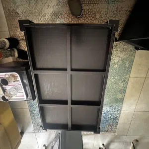 طاولة وسط مع جانبية