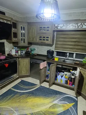 شقه للبيع طابق ارضي دوار امنيه مقابل مسجد الصفا والنور الشقه أما على الكاش أو تكملة الاقساط للبنك