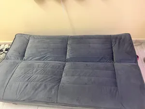 للبيع كنبه بتصميم مودرن و تتحول الي سرير مزدوج بالكامل من الدانوب بحاله ممتازه