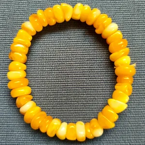 اسوارة قياس مرن احجار كريمة كهرمان بلطيقي اصفر ذهبي مصقول golden amber
