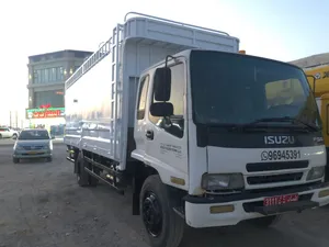 Truck for rent 7ton 10 ton all over oman للایجار