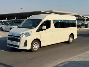 Toyota Hiace 2021 Like new 13 seater GCC