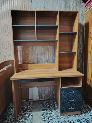 مكتبة للبيع