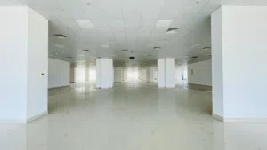 showroom for rent in al khuwair 2200sqmeters near muscat grand mall