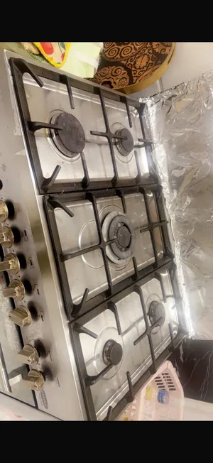 طباخ شغال مافي شي