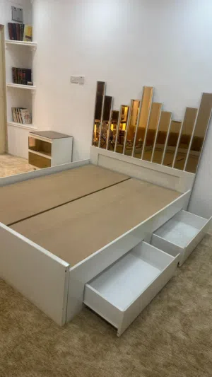 للبيع طقم نظيف شبه الجديد