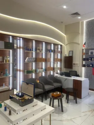 *ديكور راقي ومتكامل للمحلات التجارية للبيع*