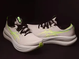 ASICS GEL NIMBUS 28