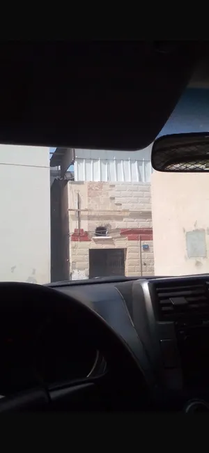تملك بيت طابق ونص في السيب بموقع جميل وقريب من خدمات بسعر 23 الف ونص فقط