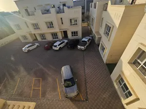 فيلا للإيجار بالحيل الجنوبية