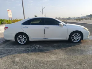 2010 Lexus ES50 American specs, no accidents in uae