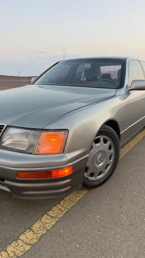 لكزس LS400 موديل 1996