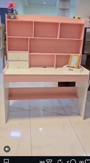 مكتب دراسة بناتي بلون وردي