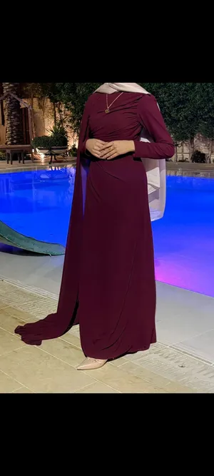 فستان سهرة ملبوس ساعتين بلبس سمول وميديوم معه رباط