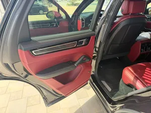 Used Black Porsche Cayenne S SUV with Sunroof and Advanced Tech GCC Specs