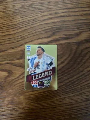 هاي بطاقة لاعب ميسي ليونيل ميسي إذا ماشي فهاي أنا بدي أبيع بدي سبع دنانير اللي بدو إياه يحكي معي