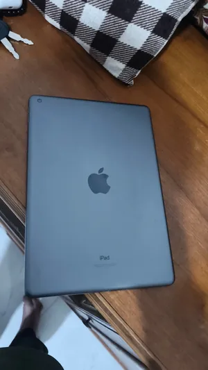 Apple iPad 8 128 GB in Basra