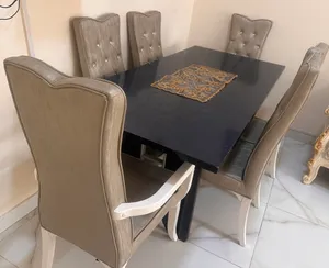 طاولة طعام