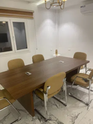 طاولة اجتماعات فخمة جدا  vip