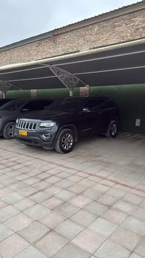 جيب جراند شيروكي 2015 لاردو خليجي