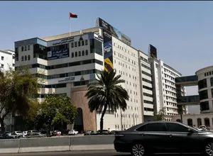 للايجار معرض ارضي موقع مميز شارع السلطان قابوس مباشره بالعذيبه ،For Rent: Premium Showroom in Al