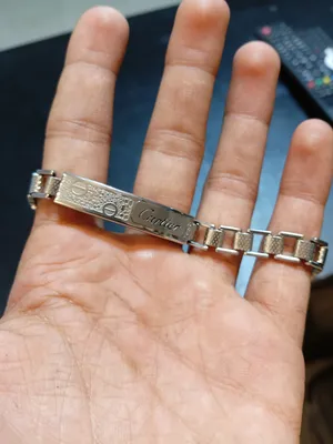 اسوارة كارتير Cartier ستيل ستيل بتزبط رجالي او ستاتي أستعمال أسبوع فقط للبيع ب سعر 20 دينار