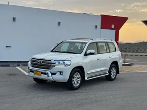 Used Toyota Land Cruiser in Muscat
