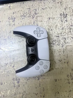للبيع قير بلايستيشن 5 مع شاحن حق يدتين ، for sale ps5 controller with charger for 2 controller