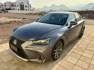 للبيع لكزس IS 200t F Sport 2017