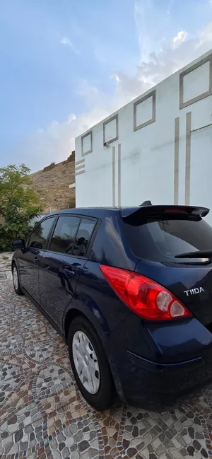 Used Nissan Tiida in Al Dakhiliya