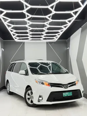 Used Toyota Sienna in Al Batinah