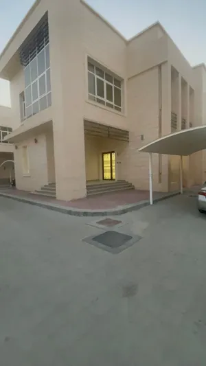 فلل للإيجار في مدينة العين