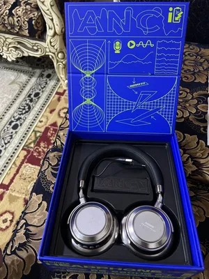 هذه السماعة هي Remax Metal Wireless Headphone (الموديل: RB-980HB).
