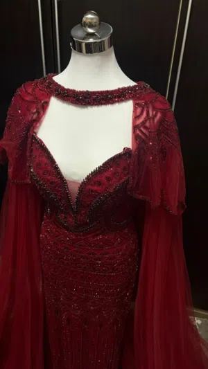 فستان زفاف ماروني قياس سمول مستعمل مره واحده