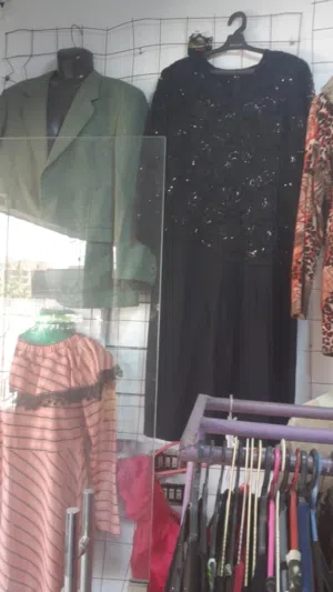 ملابس رجالى وحريمى اولادى وبناتى استوكات وبواقى تصدير