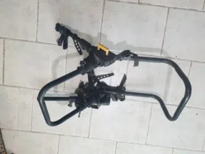 حامل دراجات .  للسيارات